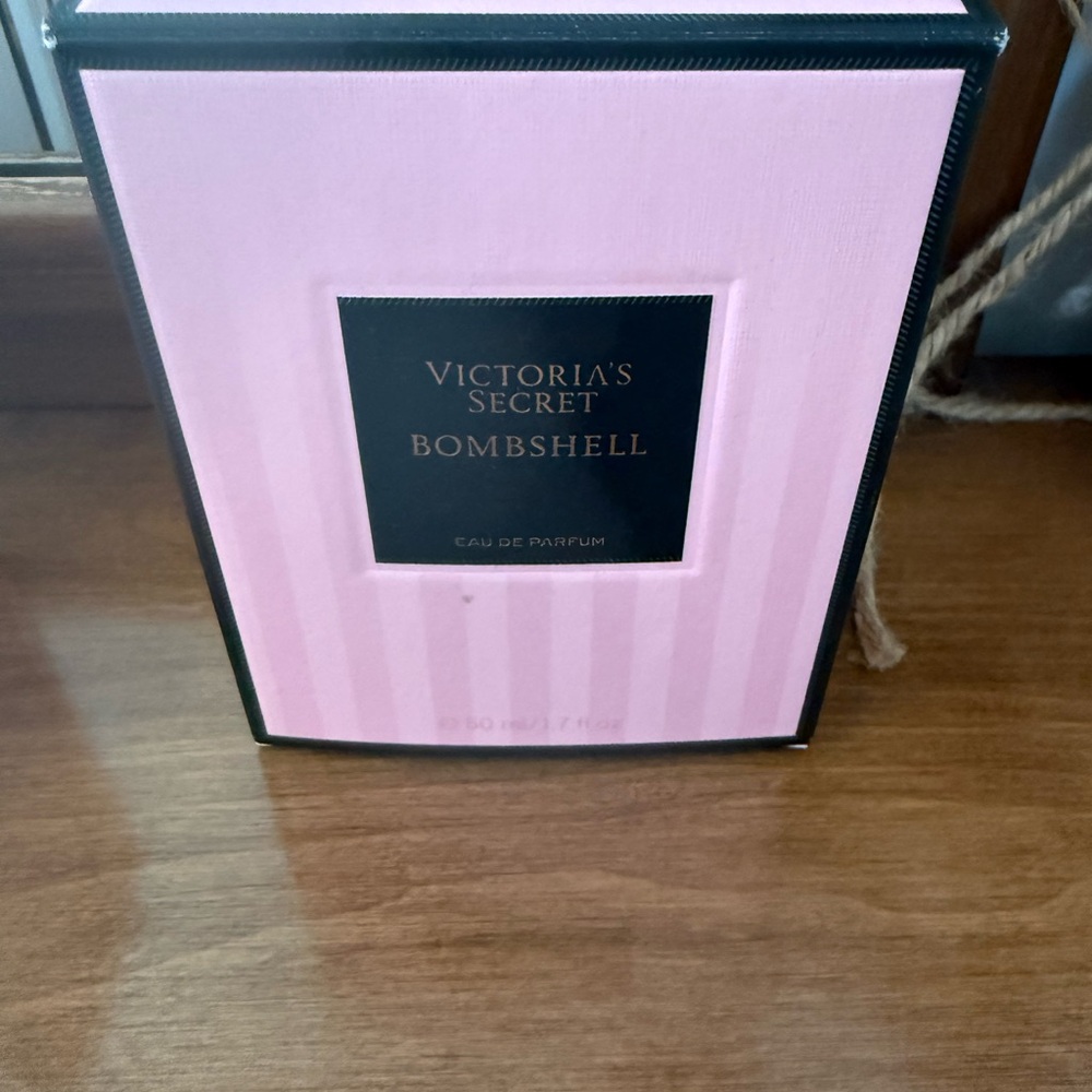 Victoria's Secret Bombshell Pink Box